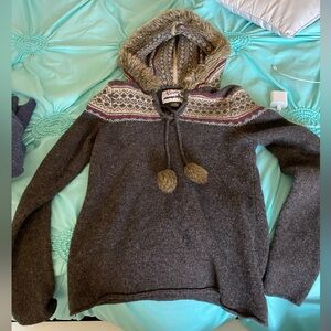 Roots wool sweater size L